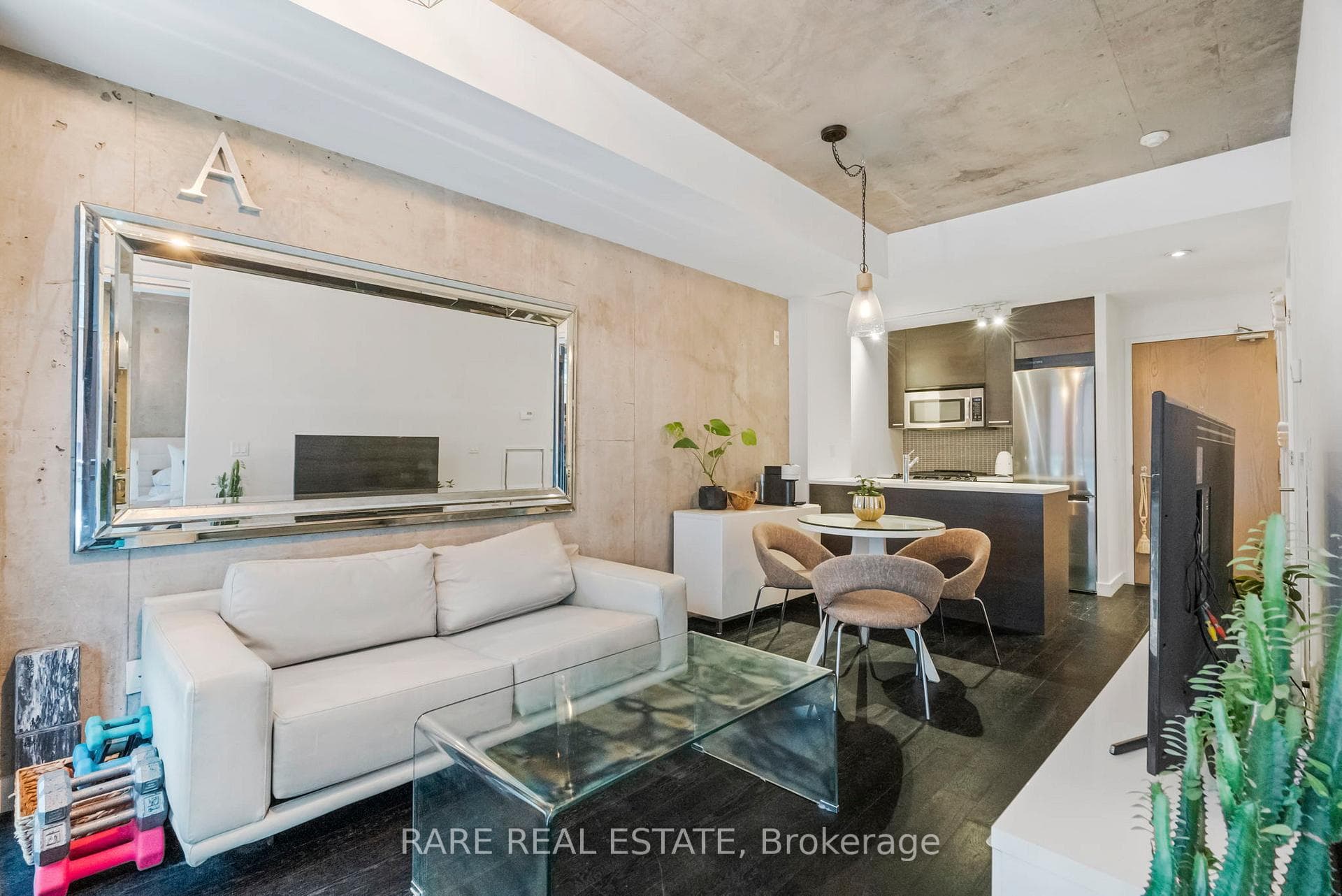 90 Broadview Avenue Unit 414 photo 9