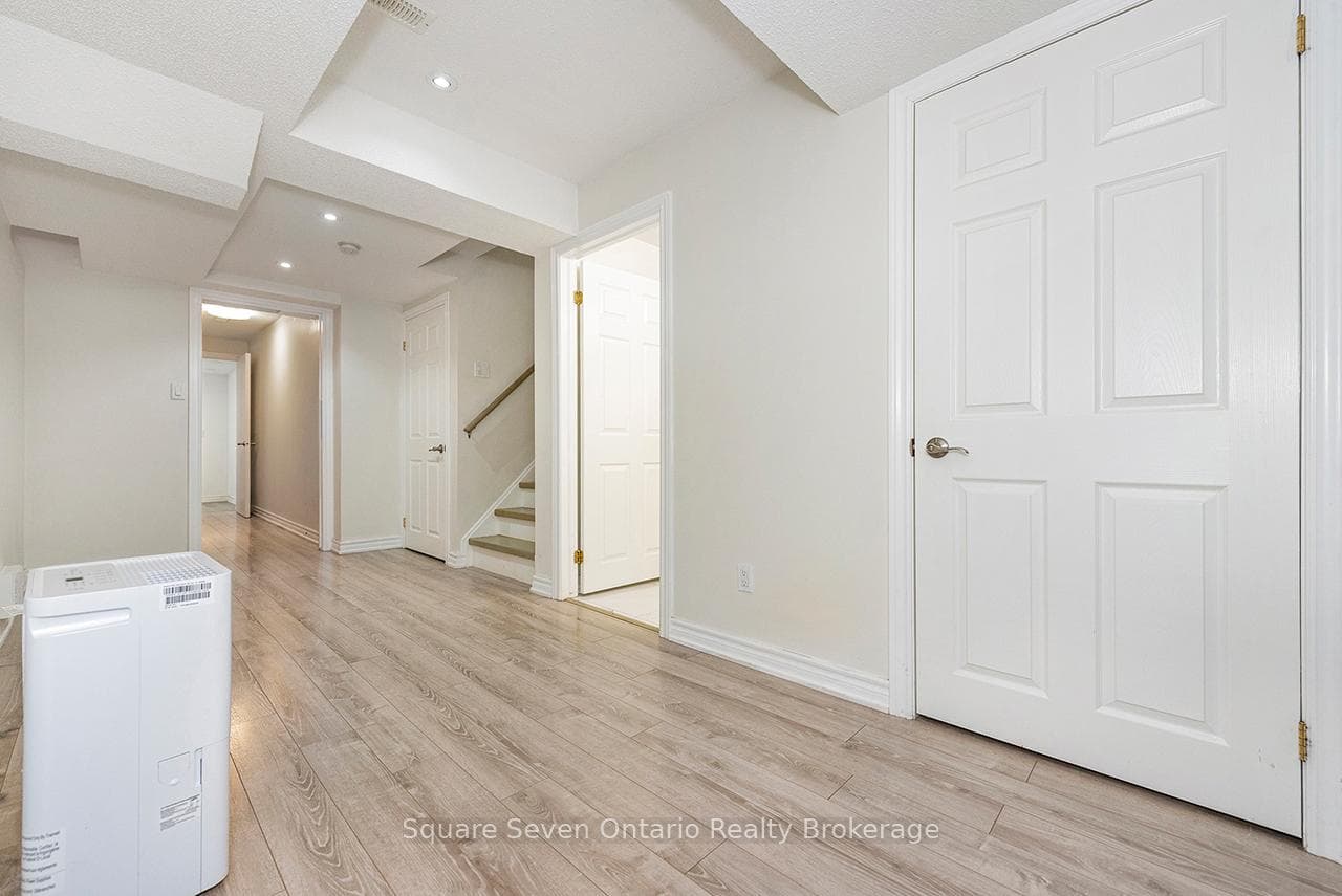 391 Vellore Park Avenue photo 41