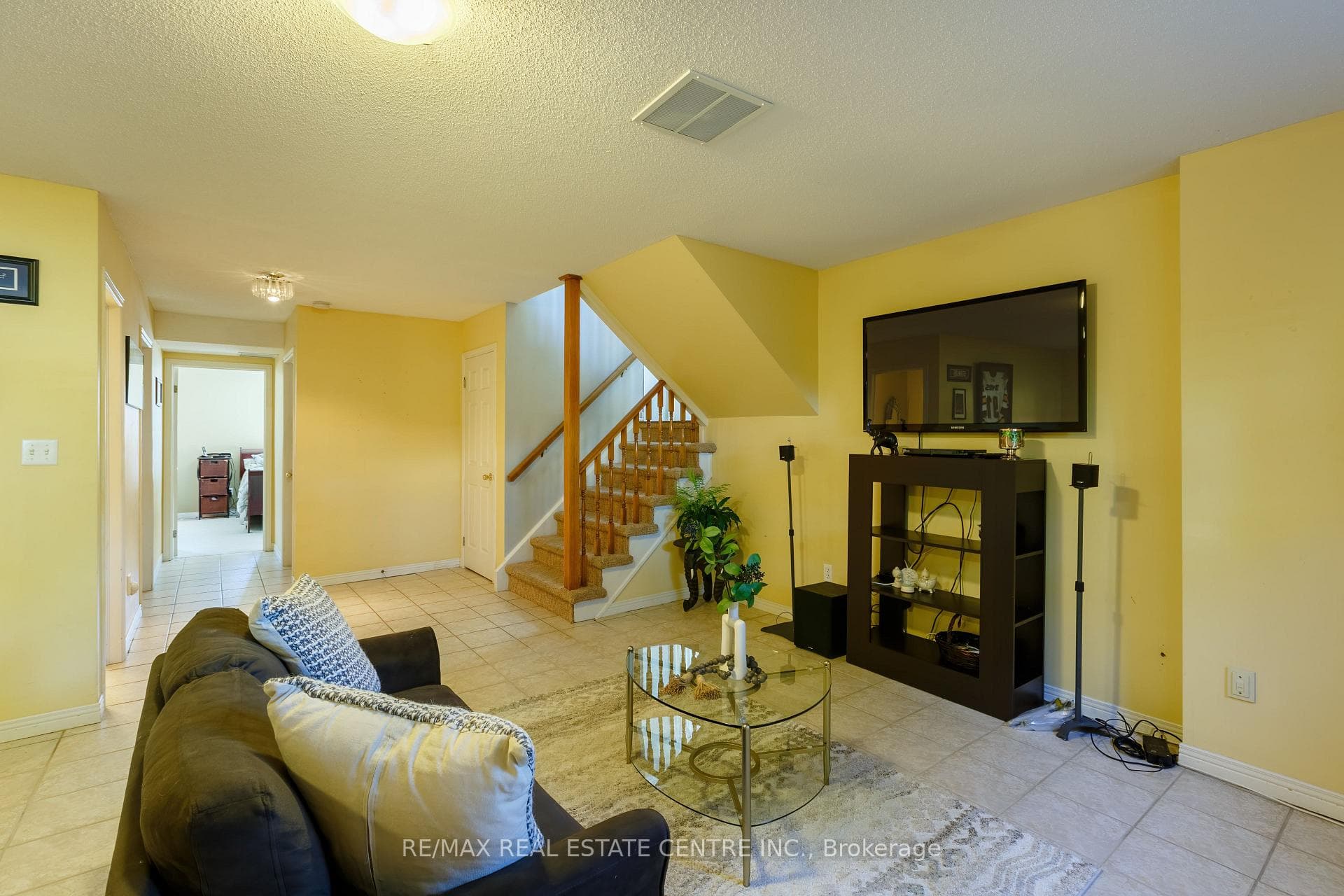 591 Bentinck Drive photo 21