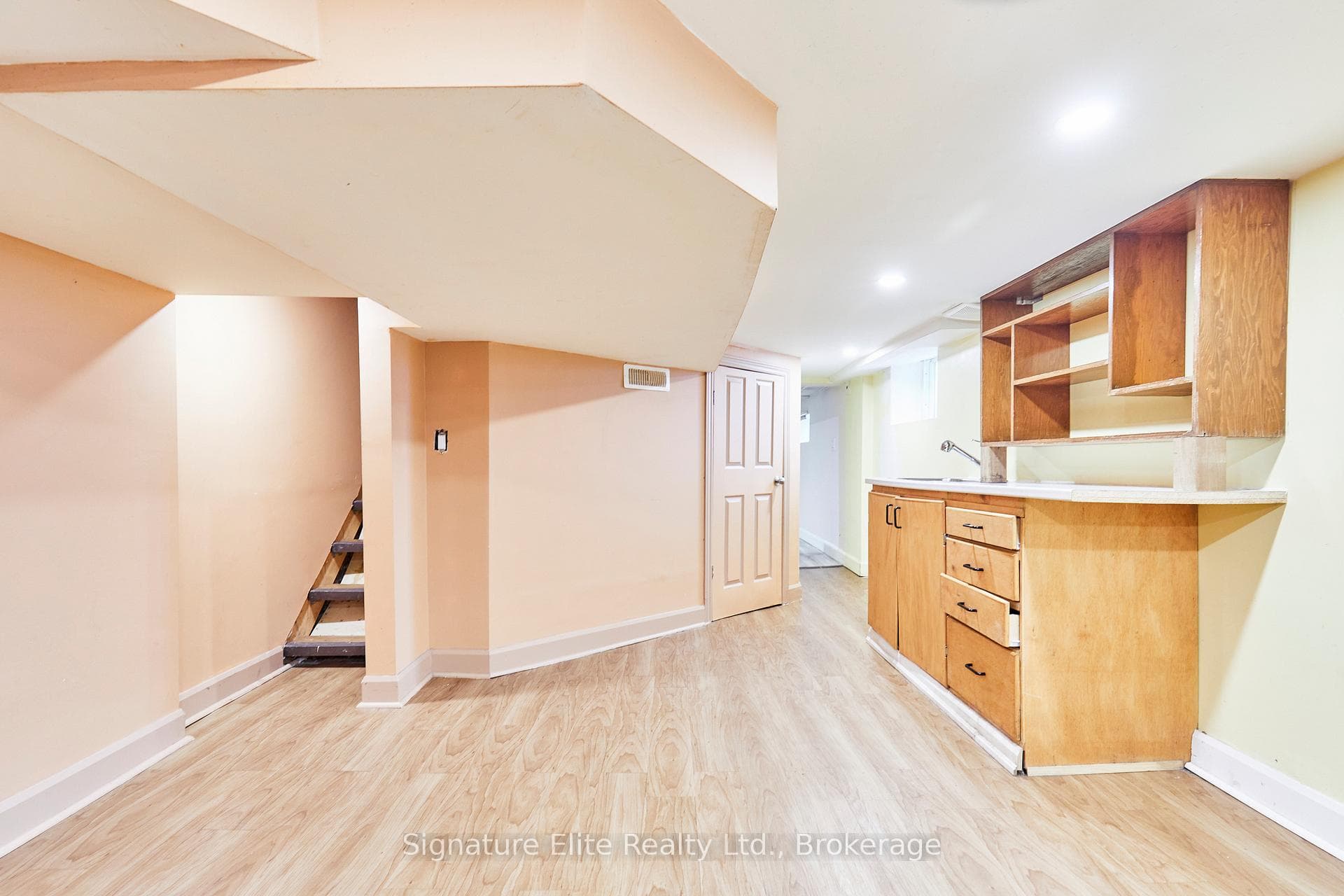808 Sammon Avenue photo 23