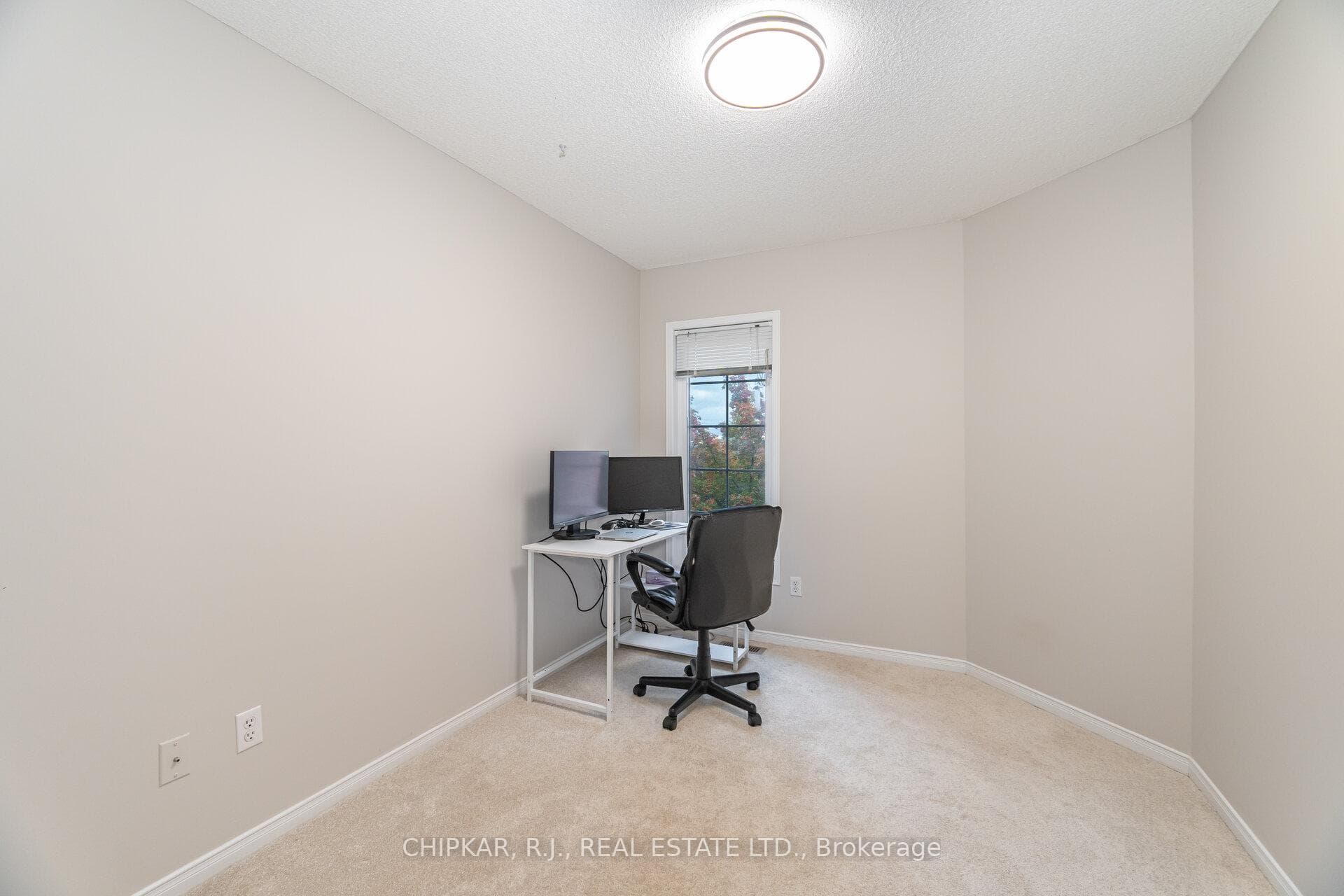 1280 Foxglove Place photo 22