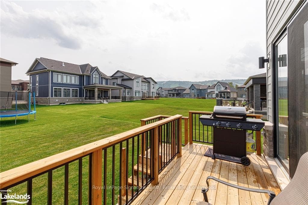 157 SPRINGSIDE Crescent photo 42