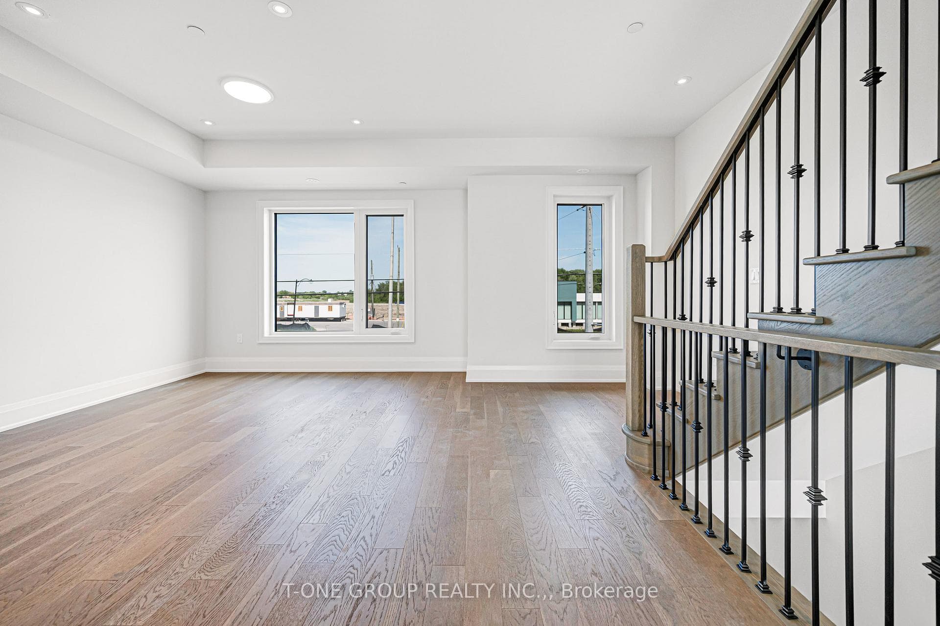 106 Grimsby Lane photo 25