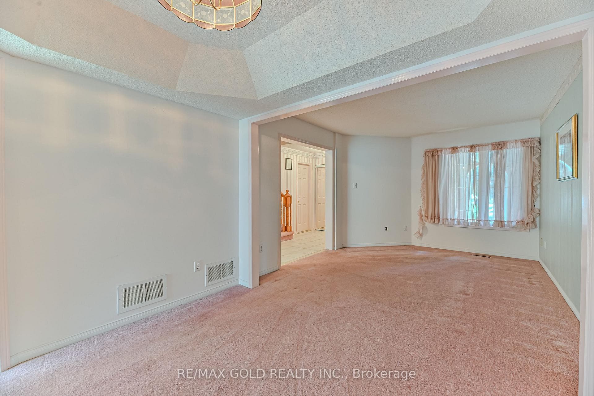 27 Bighorn Crescent photo 10