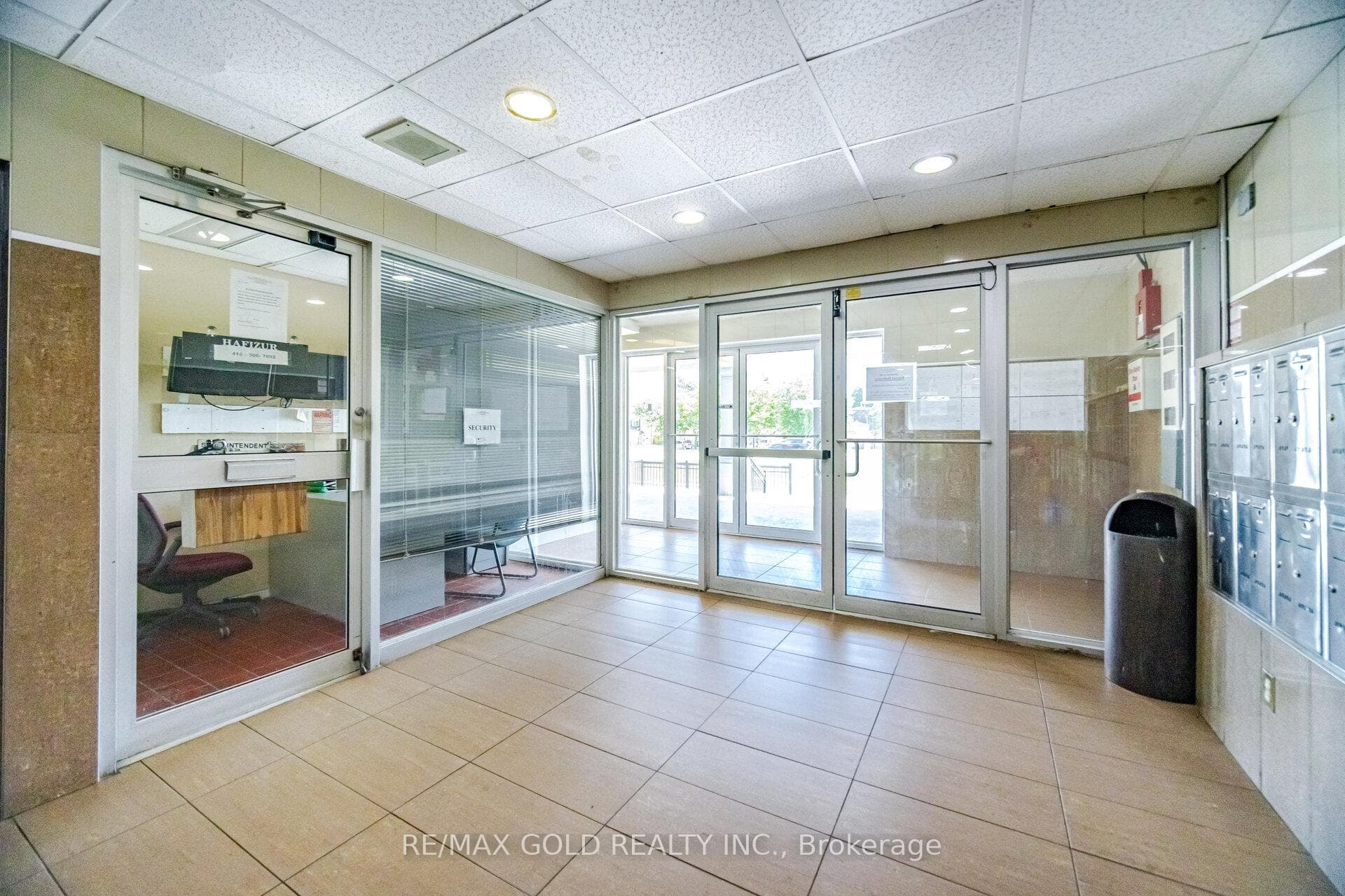 3025 The Credit Woodlands Drive Unit 251 photo 4