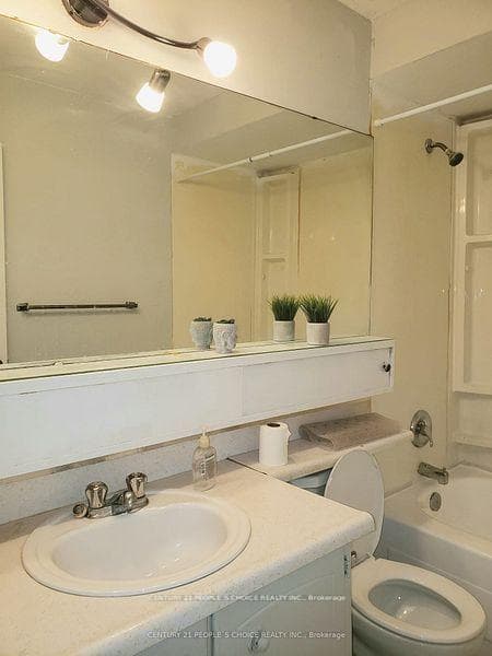 3533 Derry Road Unit 801 photo 21