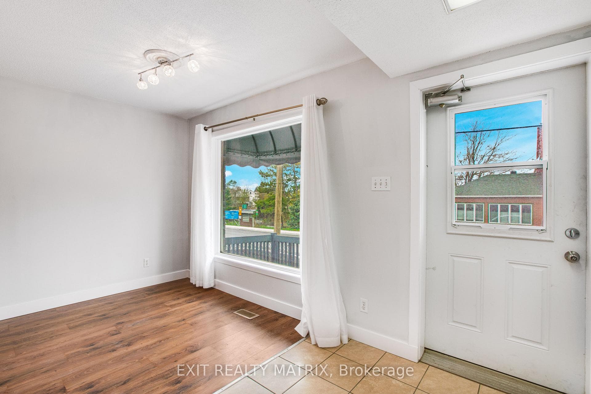 1053B KING Street photo 5