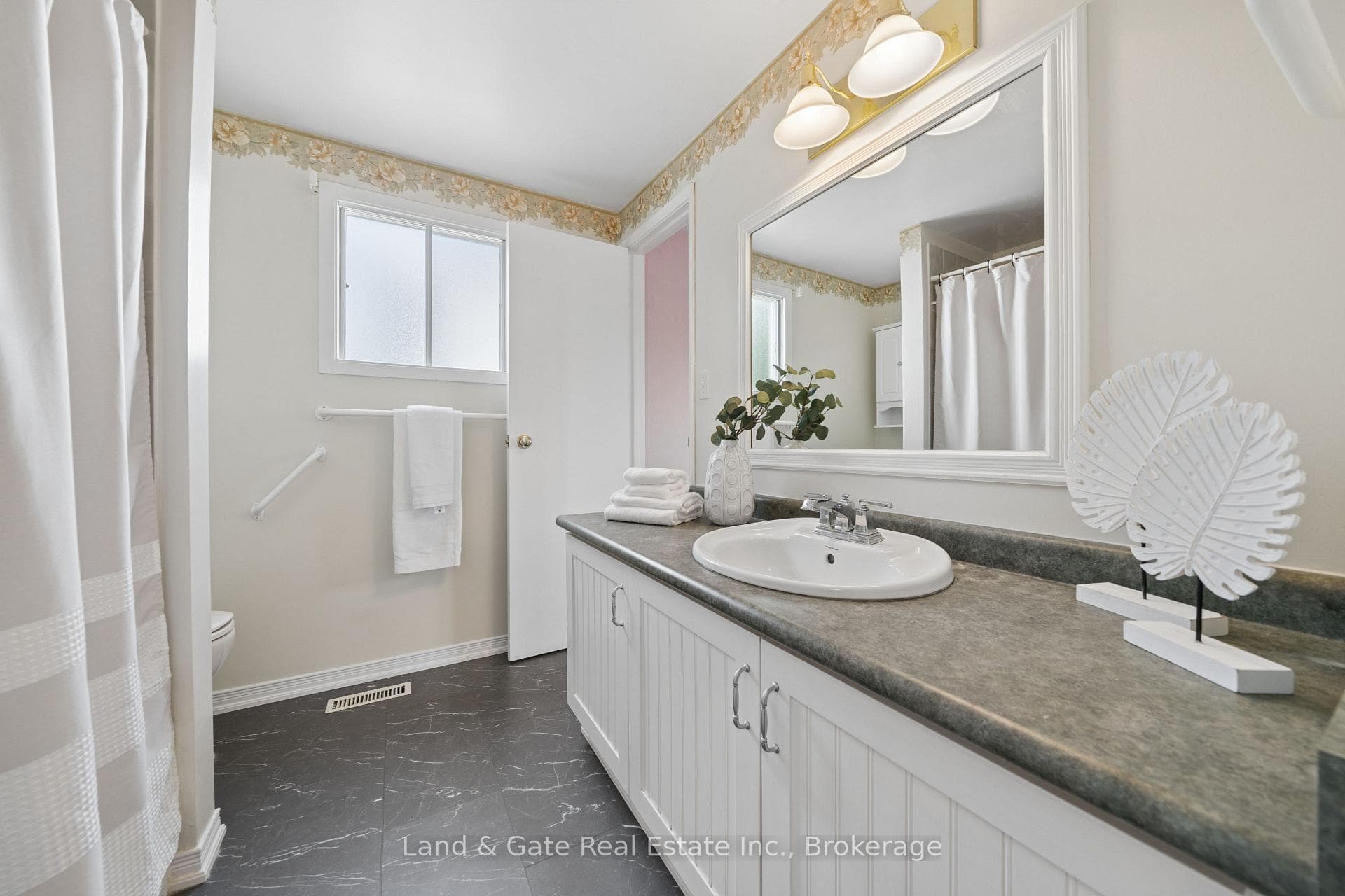 1286 Pinehurst Avenue photo 30