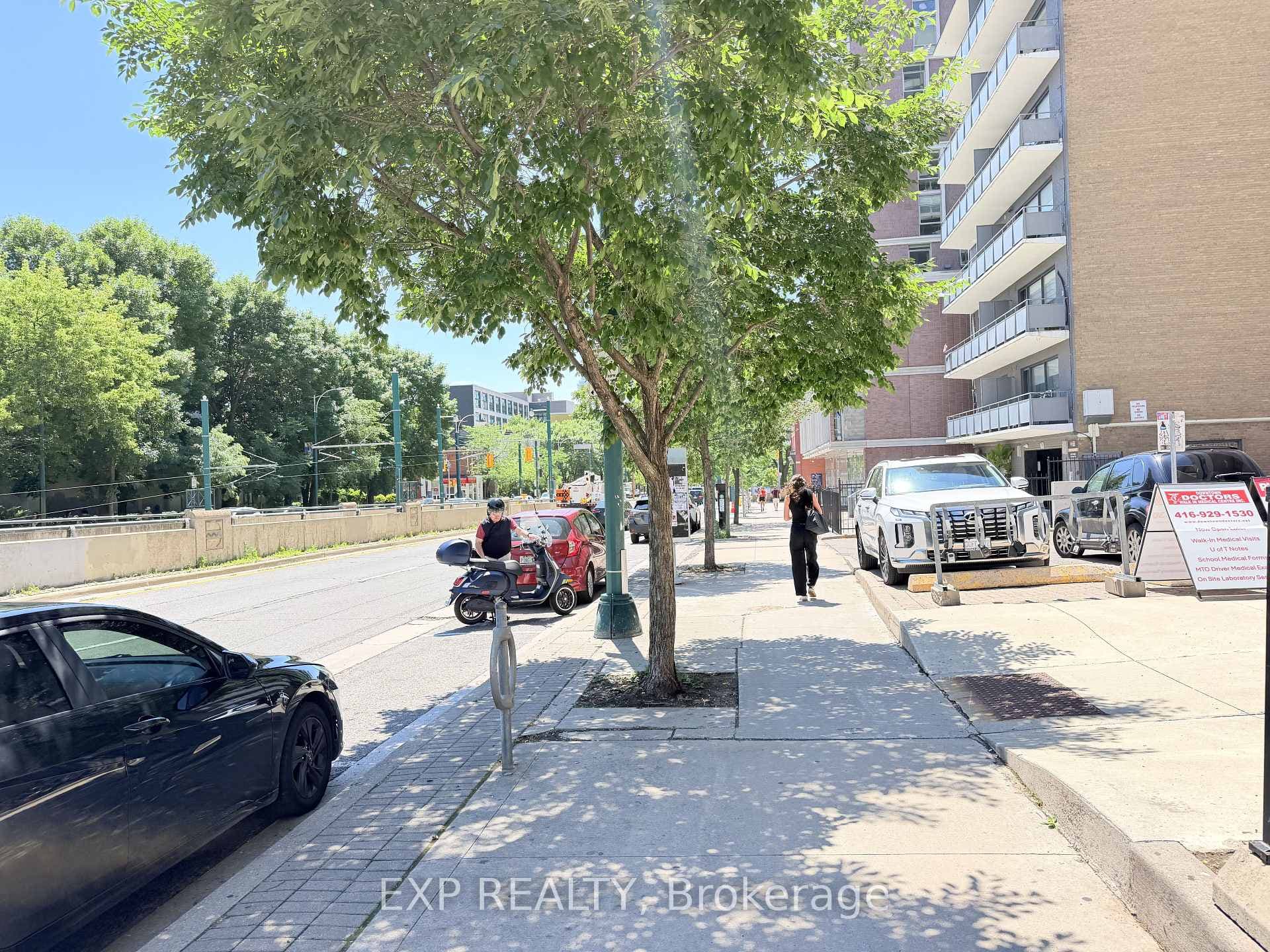 720 Spadina Avenue photo 5