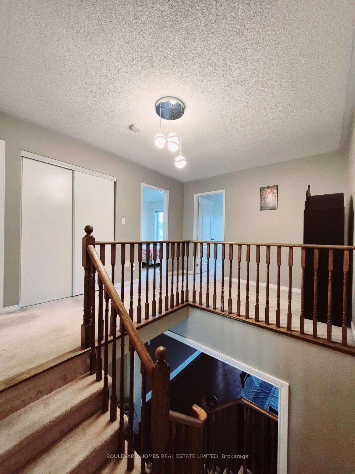 21 Westray Crescent photo 2