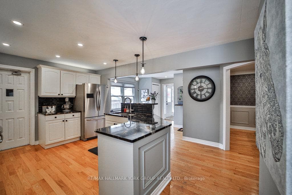 140 Oriole Drive photo 3