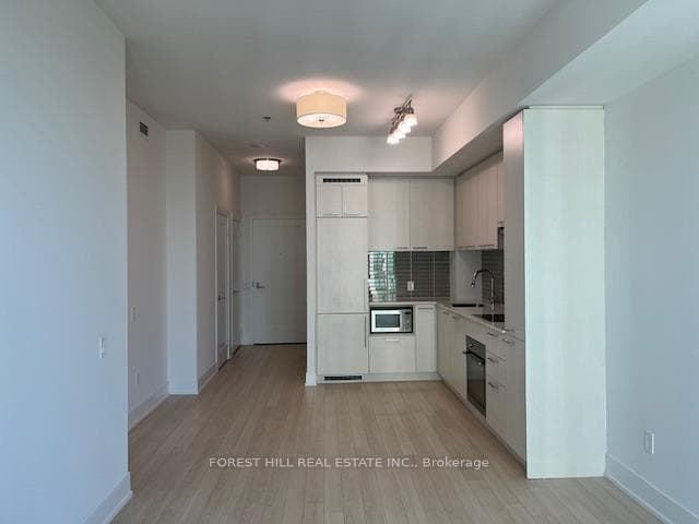 310 Tweedsmuir Avenue Unit 2702 photo 11