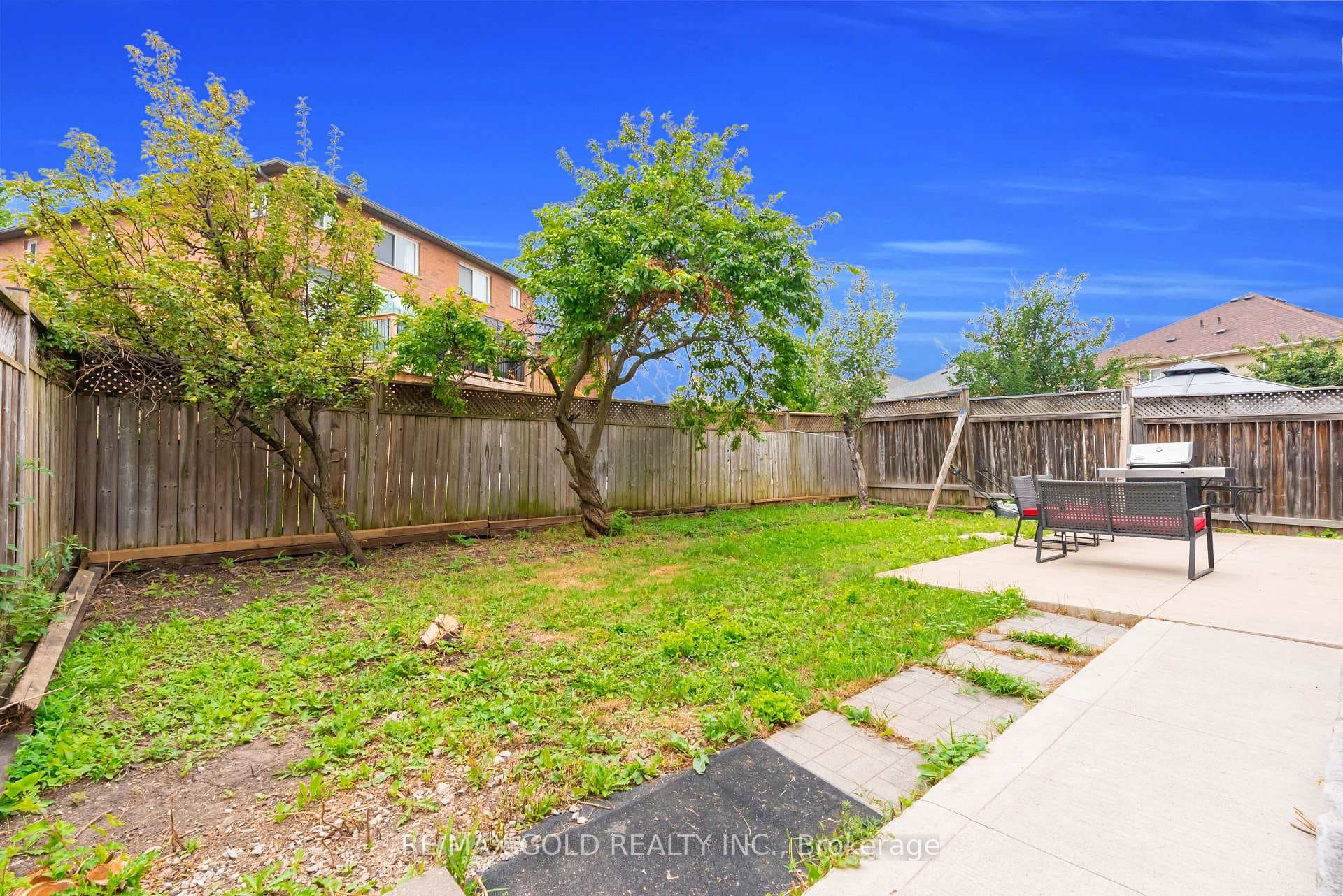 74 Fletchers Creek Boulevard photo 37