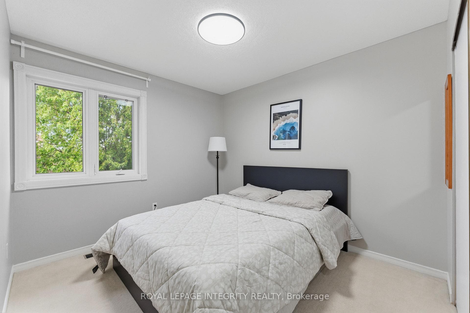 89 BURLINGTON Crescent photo 22