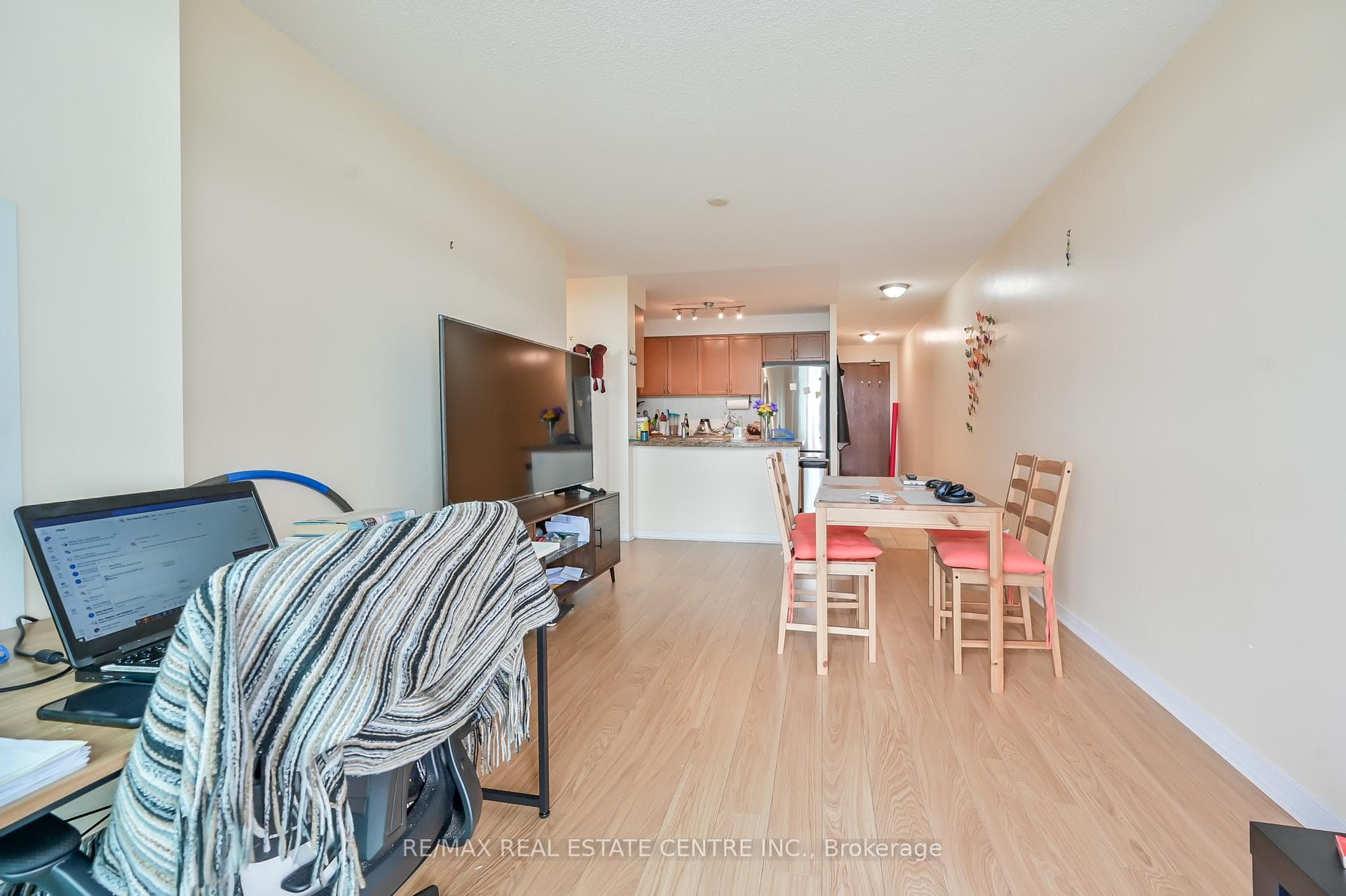 4900 Glen Erin Drive Unit 1611 photo 4