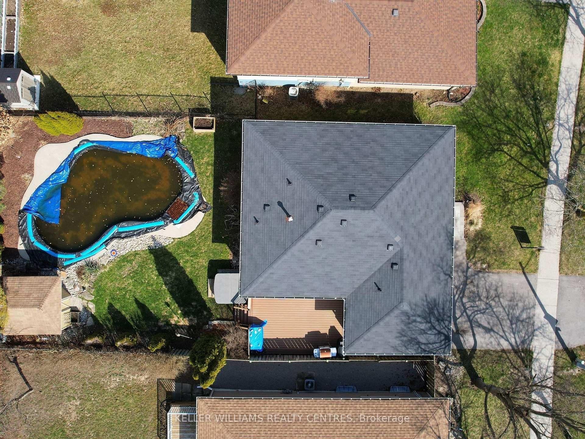 16 Devins Drive photo 36