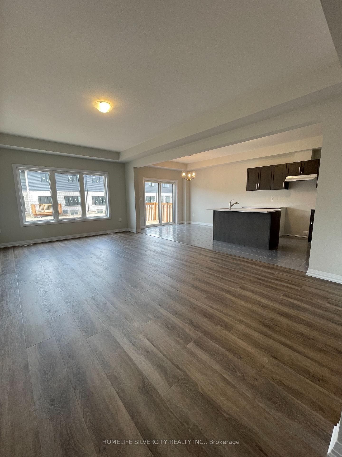 66 Samuel Avenue photo 3