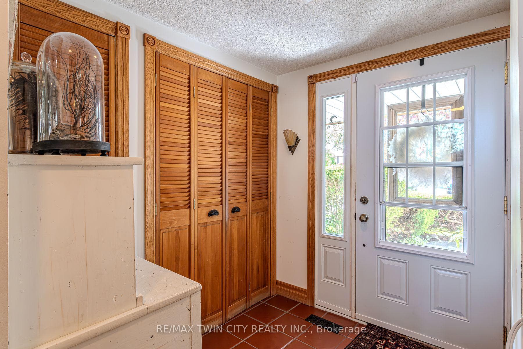 2253 Leominster Drive photo 11