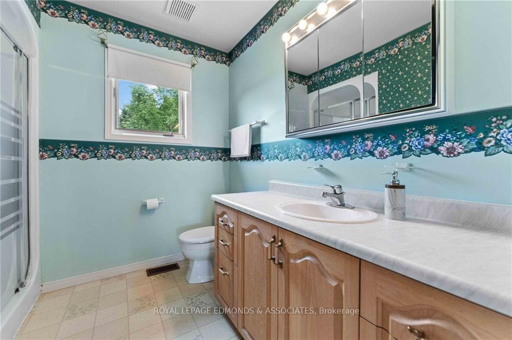 1703 FOREST LEA Road photo 16