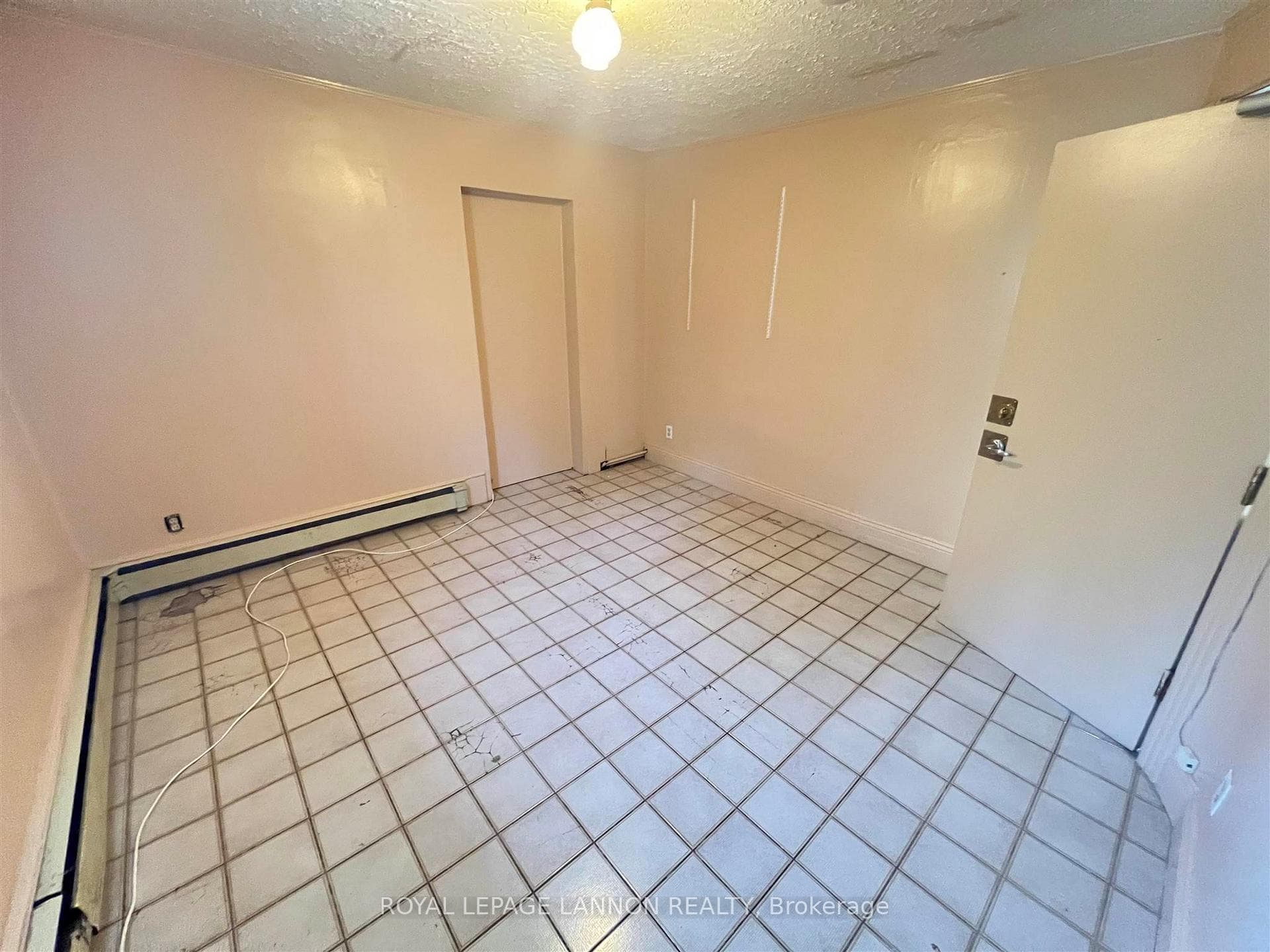 386 Dufferin Street photo 24