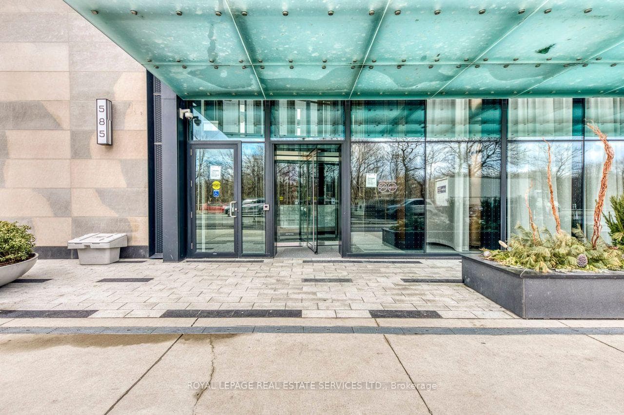 585 Bloor Street Unit 1320 photo 3