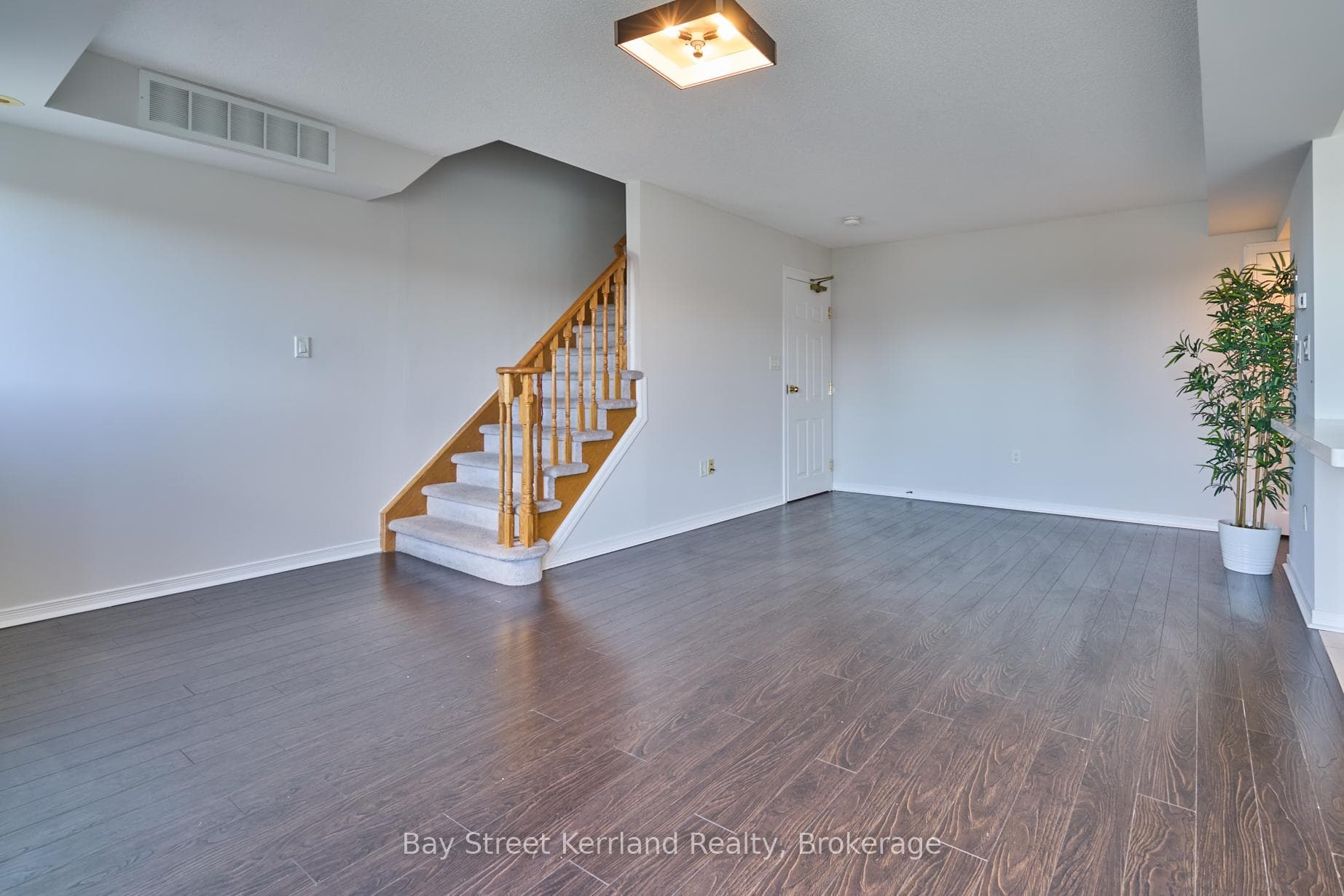 2105 Bur Oak Avenue Unit 21 photo 4