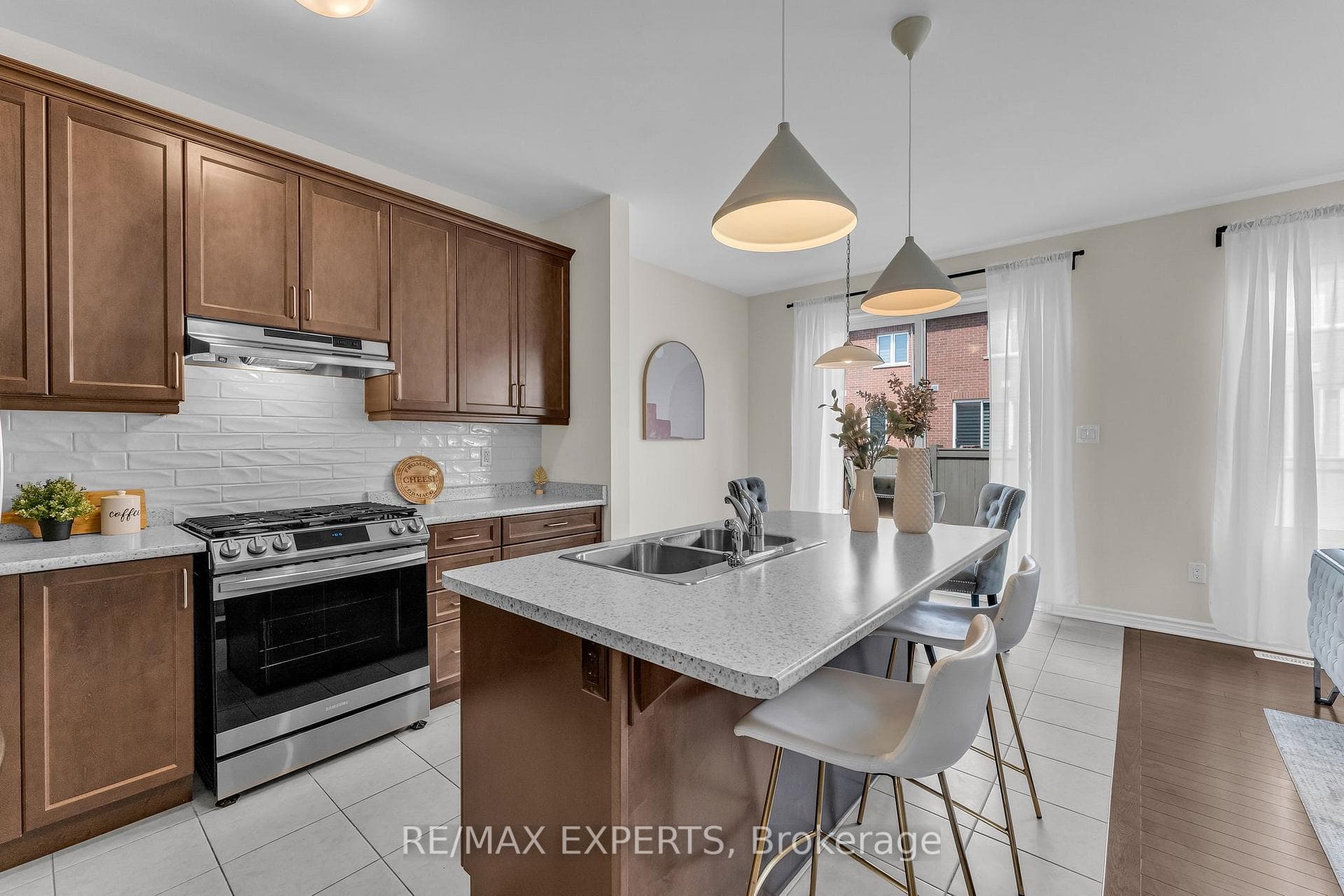 897 Whitlock Avenue photo 6