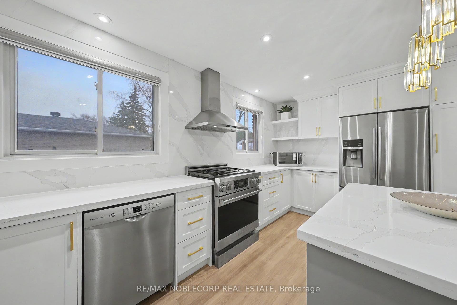 24 Maple Avenue photo 14
