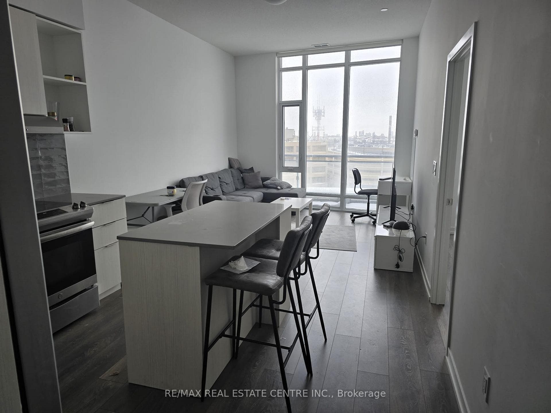2520 Eglinton Avenue Unit 403 photo 5