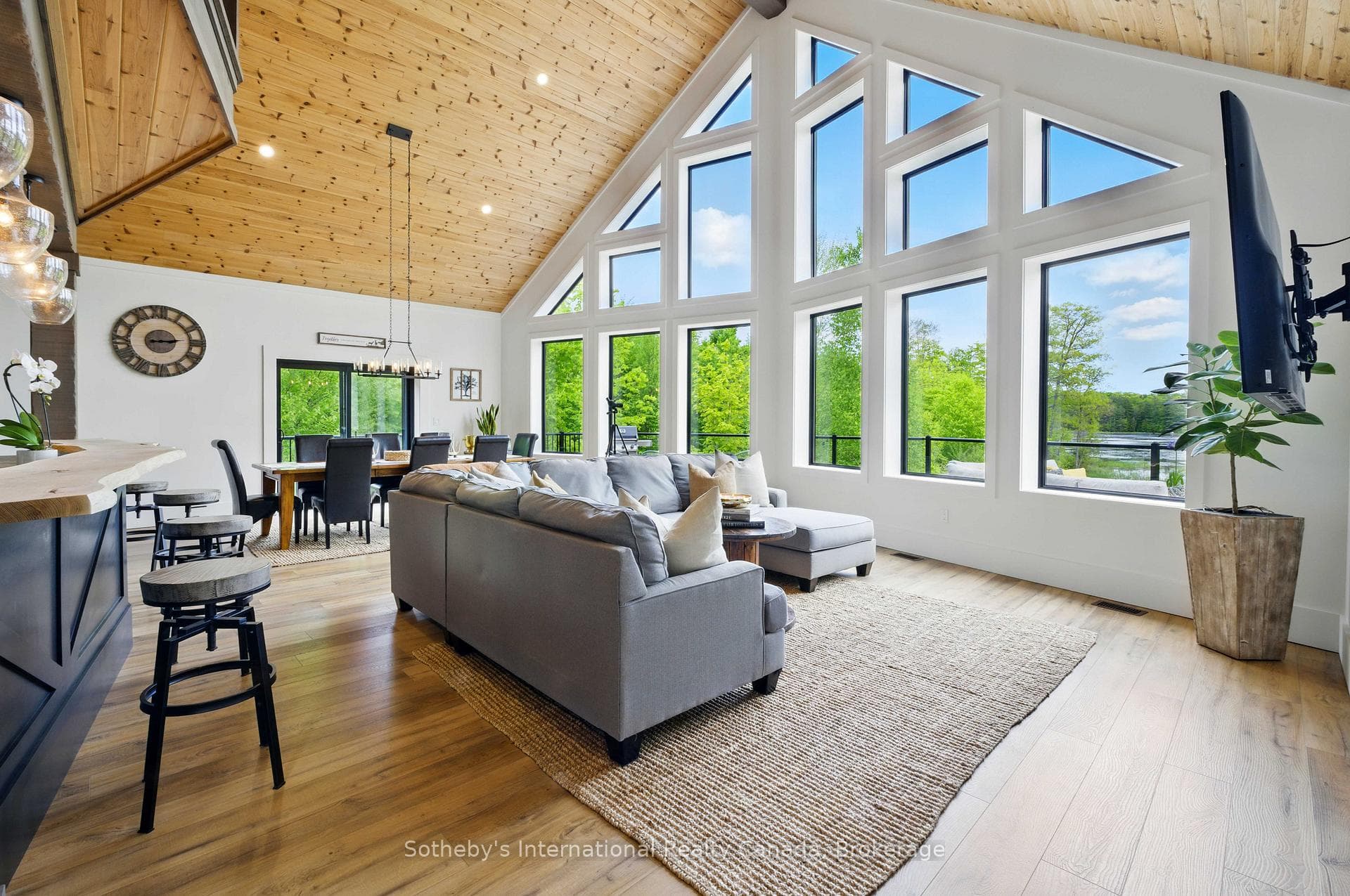 GREATROOM
