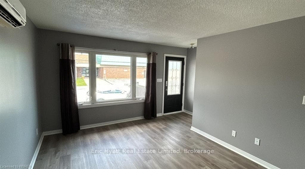 155 KING Street photo 2