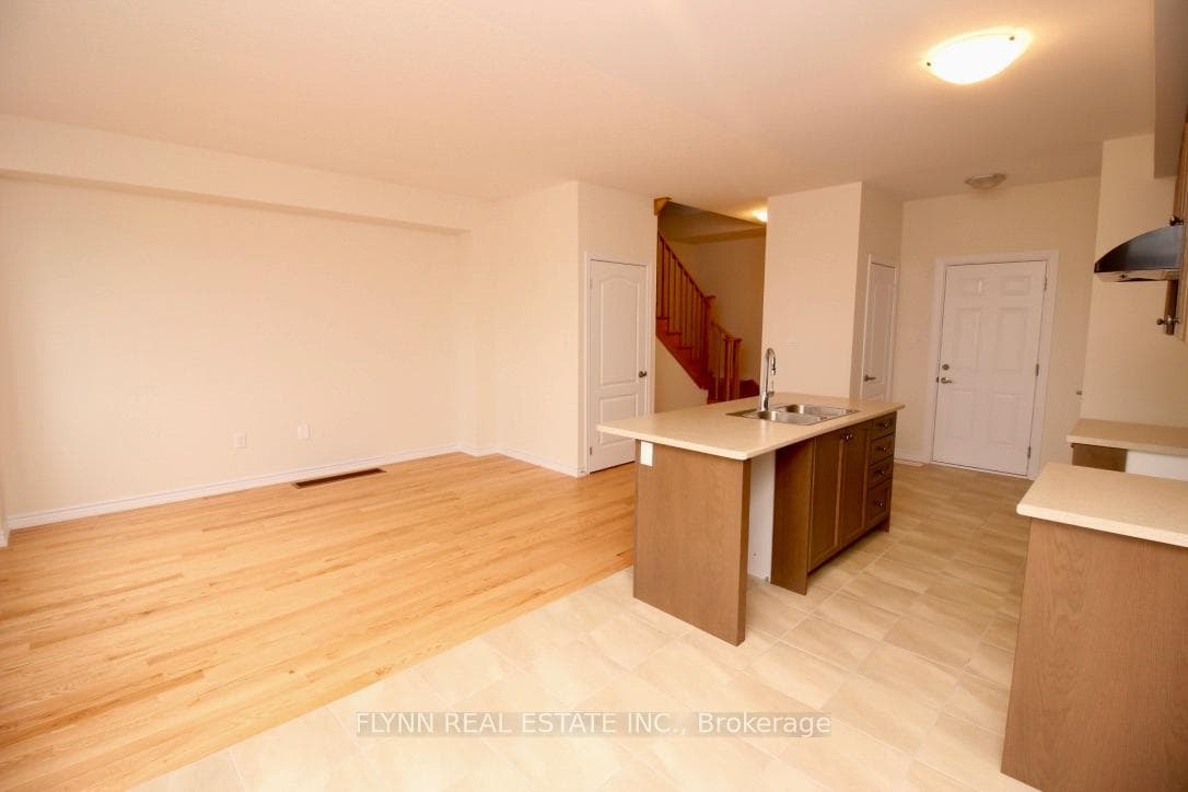 272 EXPLORER Way photo 2