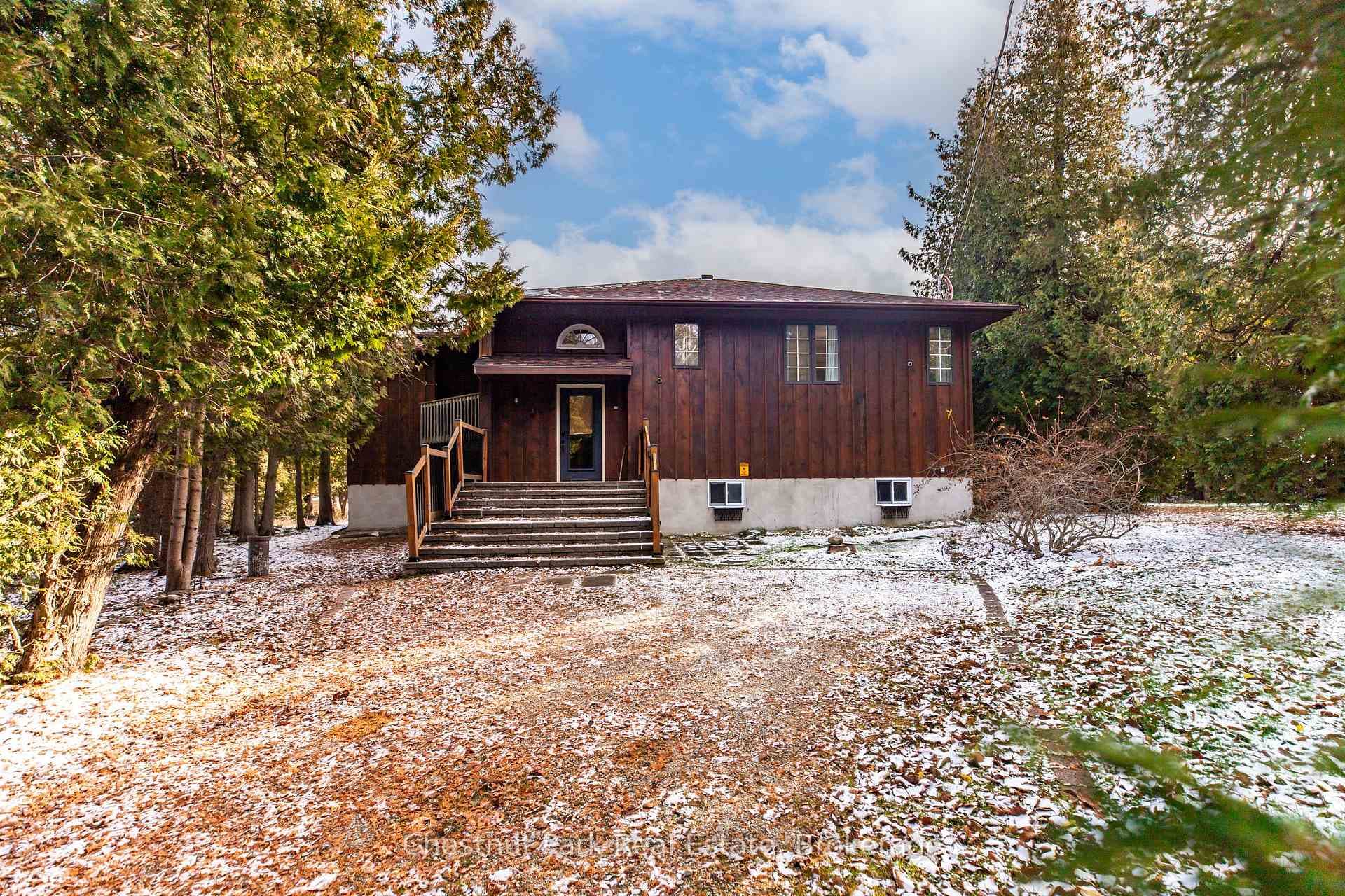 137 Pine Tree Harbour Road photo 2