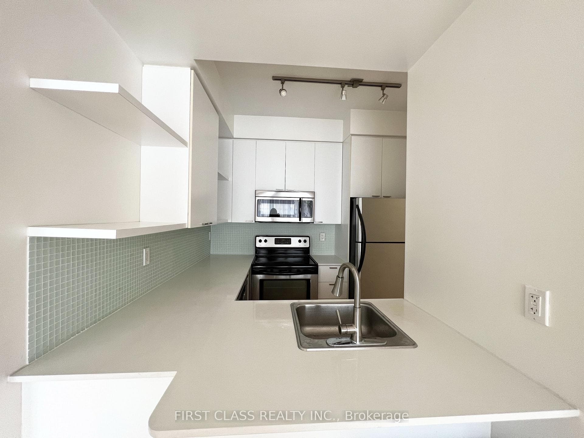 35 Hayden Street Unit 1410 photo 5