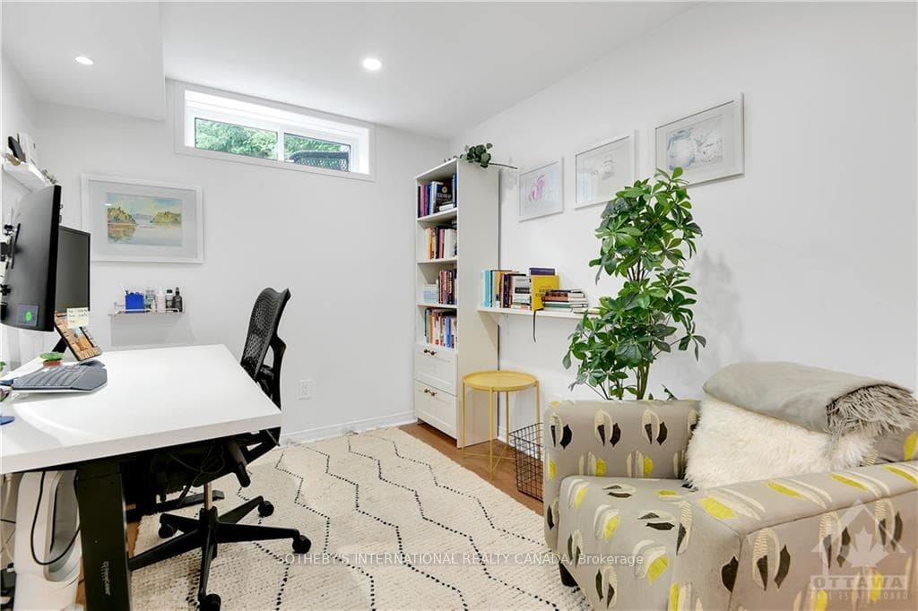 102 BLACKDOME Crescent photo 24