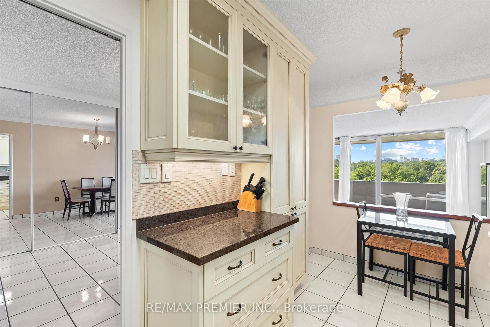 240 Scarlett Road Unit 711 photo 6