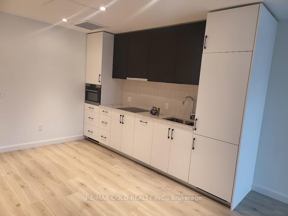 741 King Street Unit 1305 photo 7