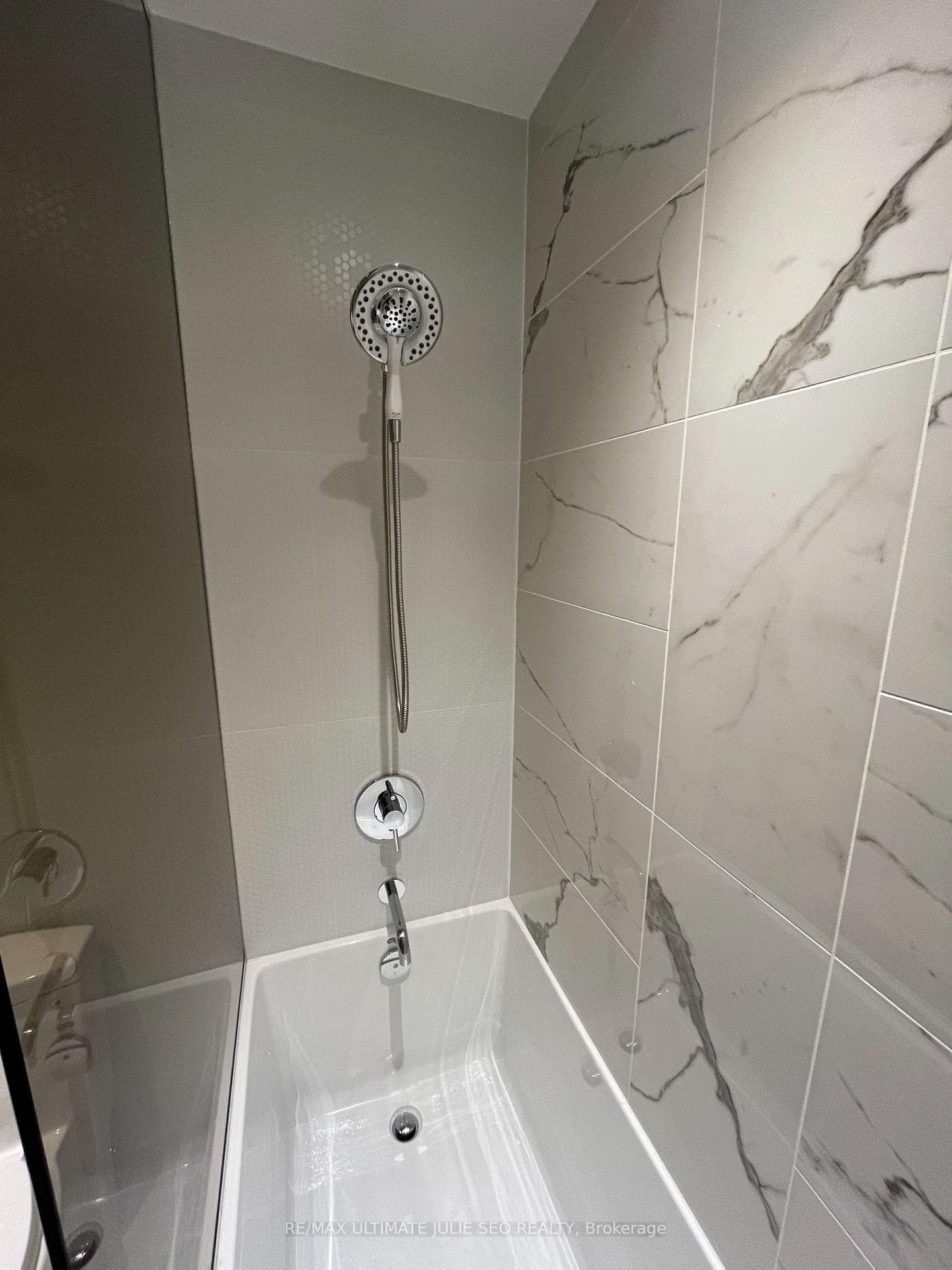 11 Yorkville Avenue Unit 4306 photo 24