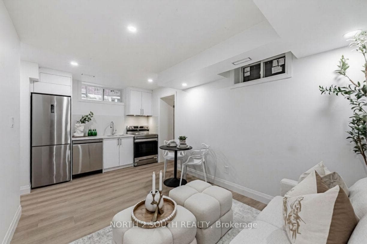 9 Glenvalley Drive Unit Bsmt photo 4