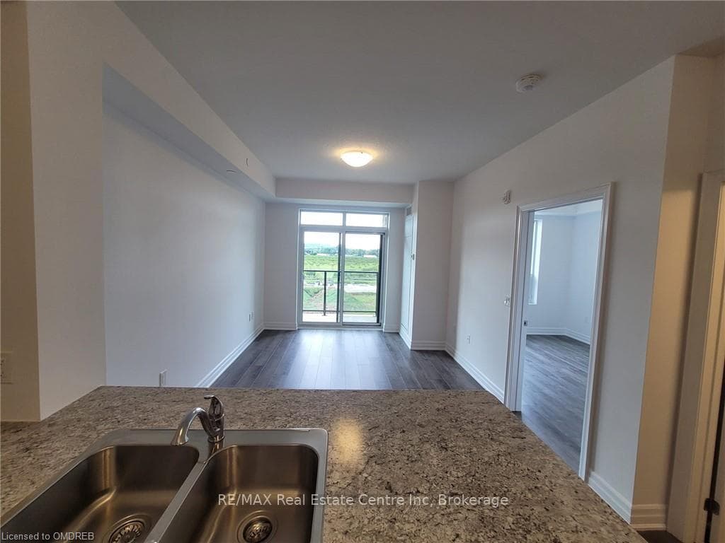 5055 GREENLANE Road Unit 501 photo 9