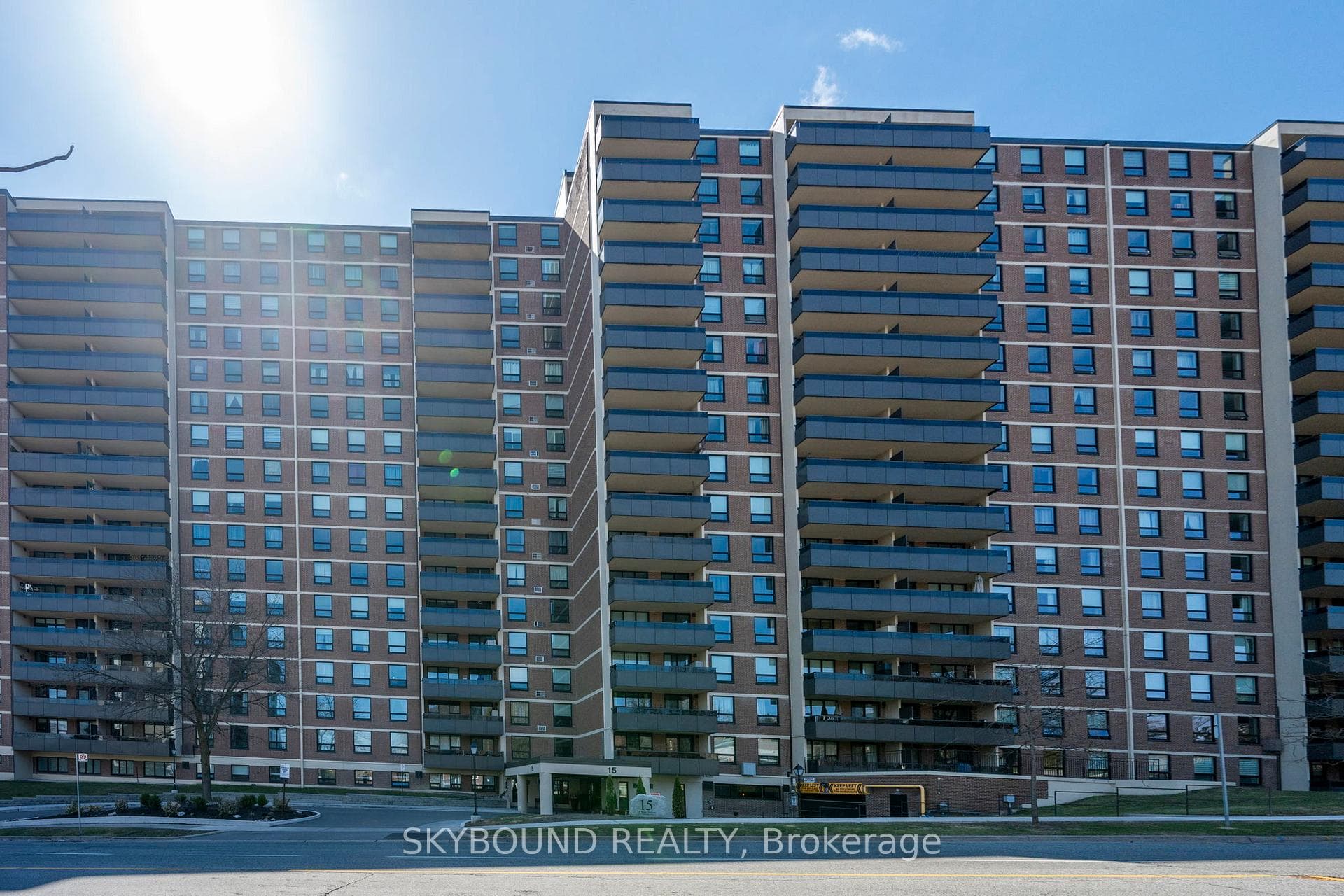 15 La Rose Avenue Unit 1510 photo 29