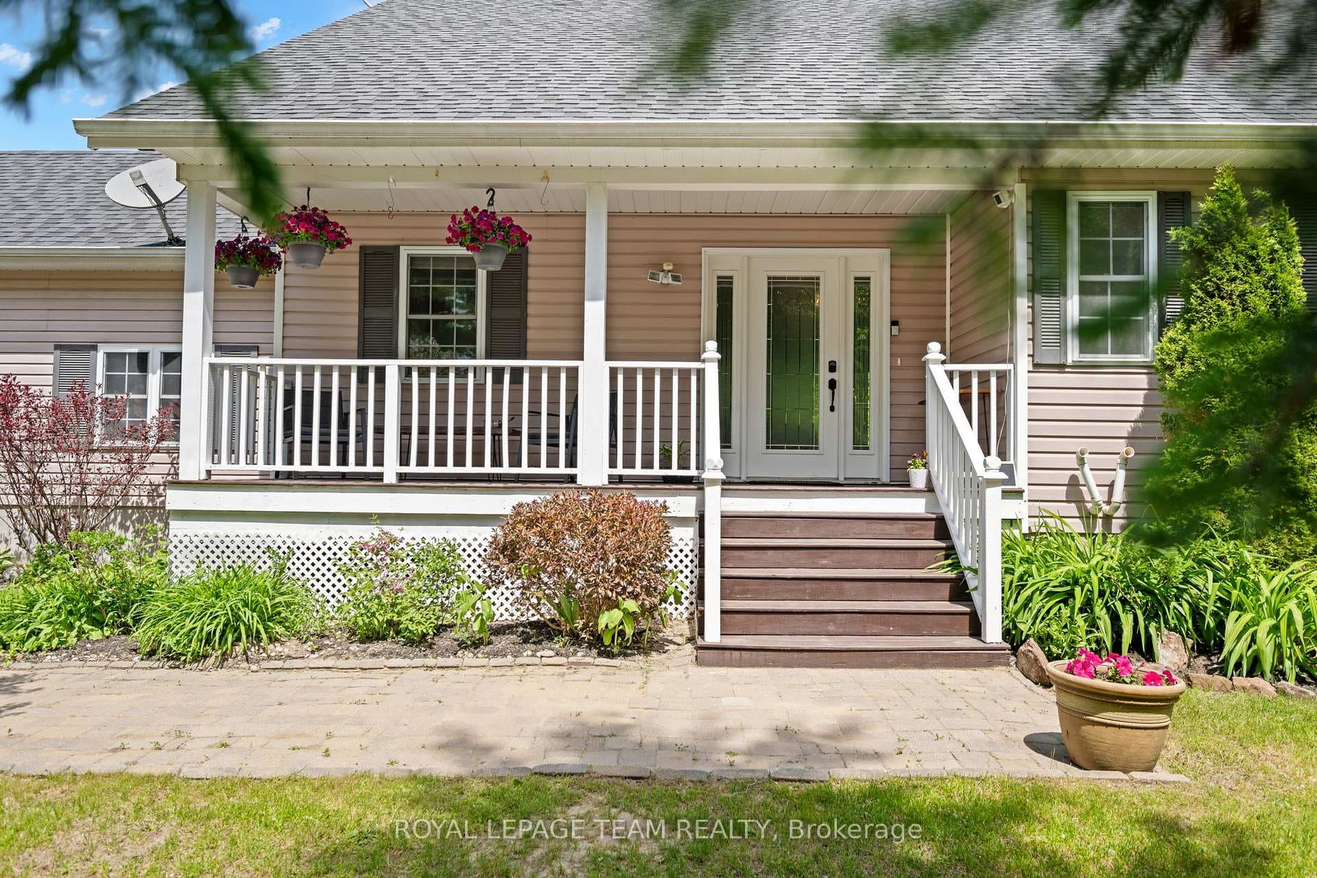 5040 Stonecrest Road photo 3