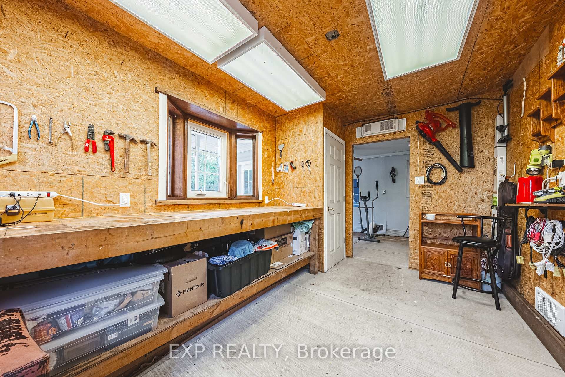 1164 Barton Street photo 25