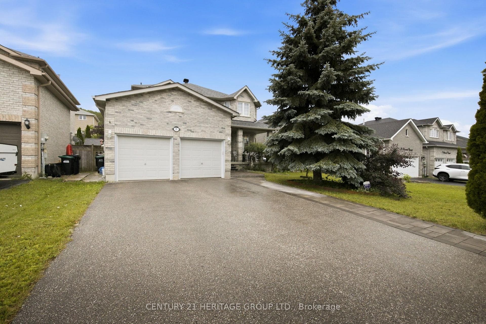 21 Silvercreek Crescent photo 1
