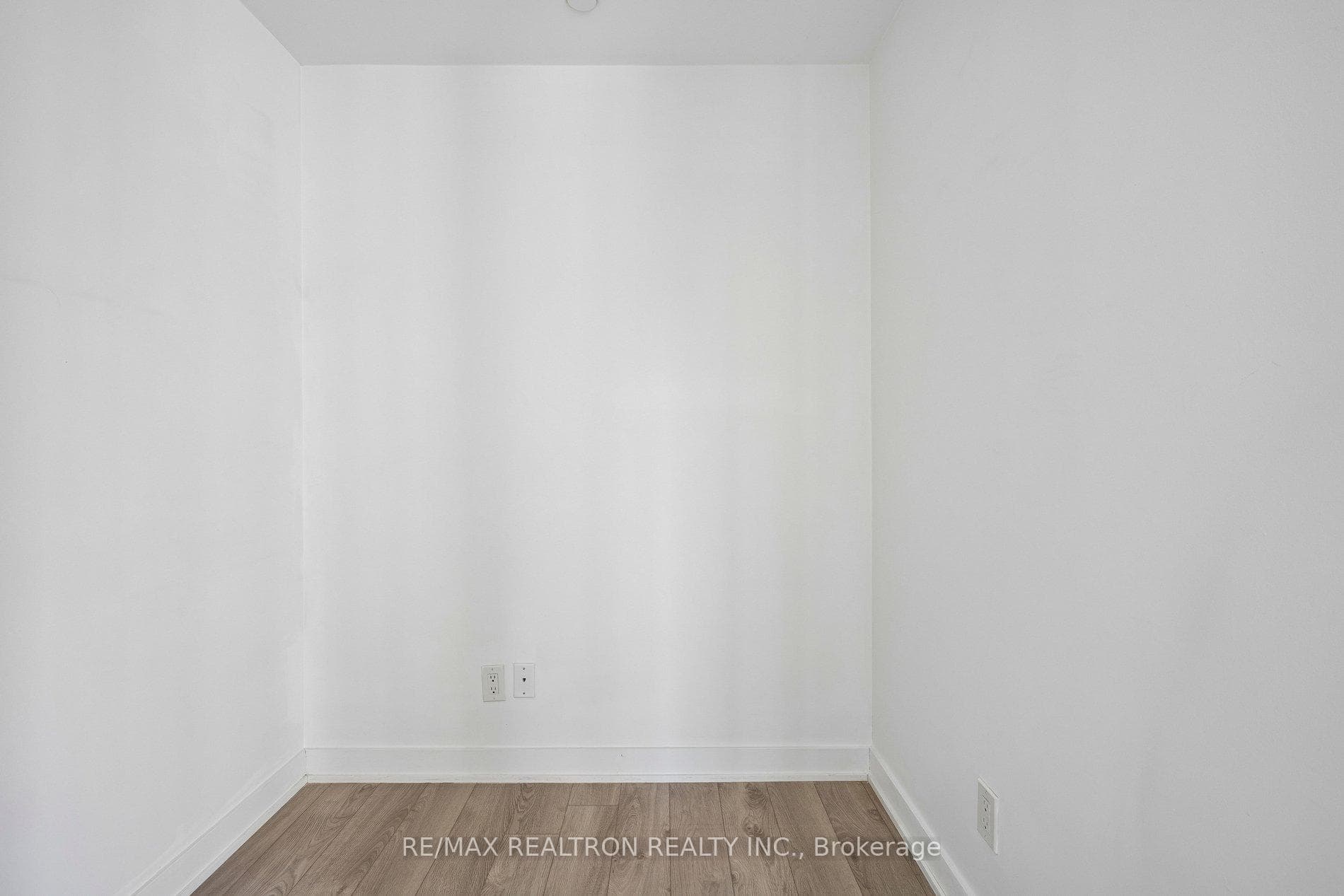 185 Roehampton Avenue Unit 1212 photo 18