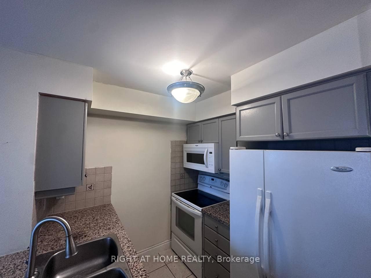 15 Greenview Avenue Unit 1414 photo 13