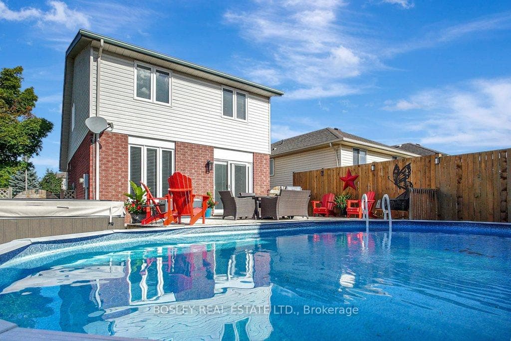 88 Stanley Avenue photo 16