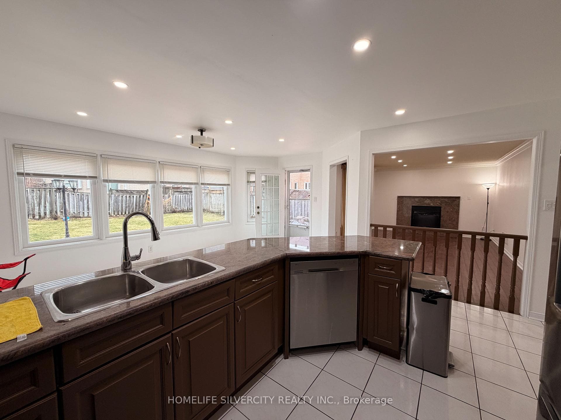 5 Blue Oak Avenue photo 10