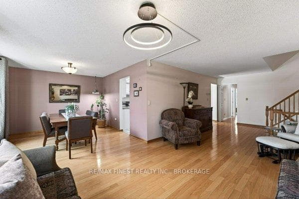 23 Old Oak Road photo 9