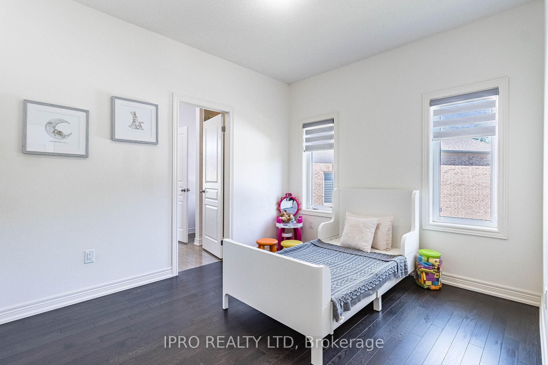 34 Ezra Crescent photo 25